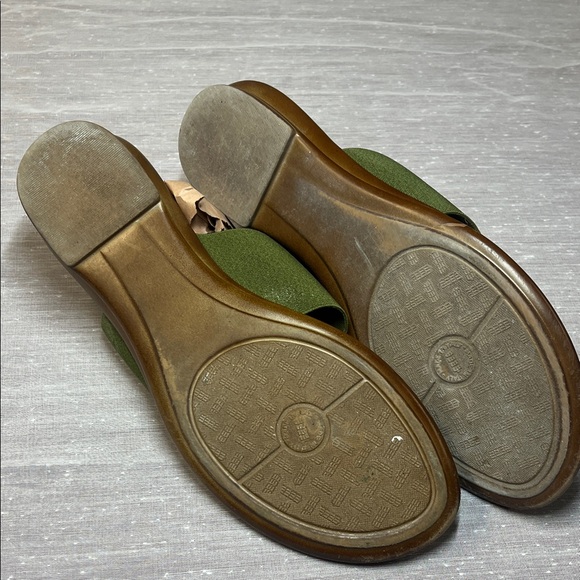 Italian Shoemakers Green and Brown Sandals - Picture 5 of 5